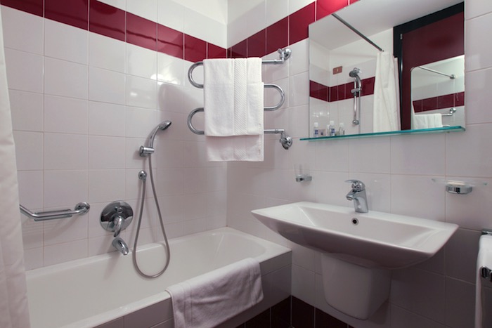 Standard One bedroom apartment - Bathroom